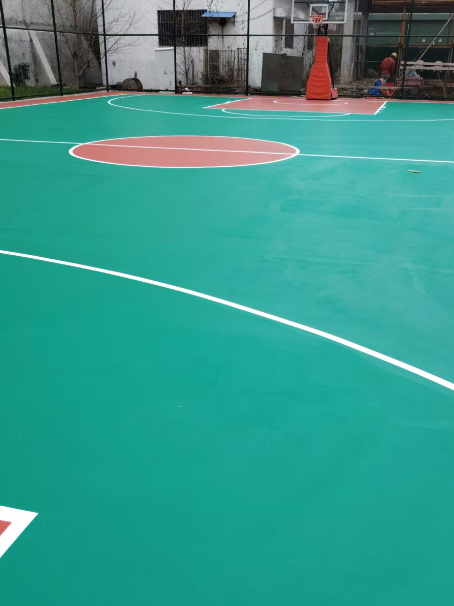 门源 球场长期使用易出现地面开裂